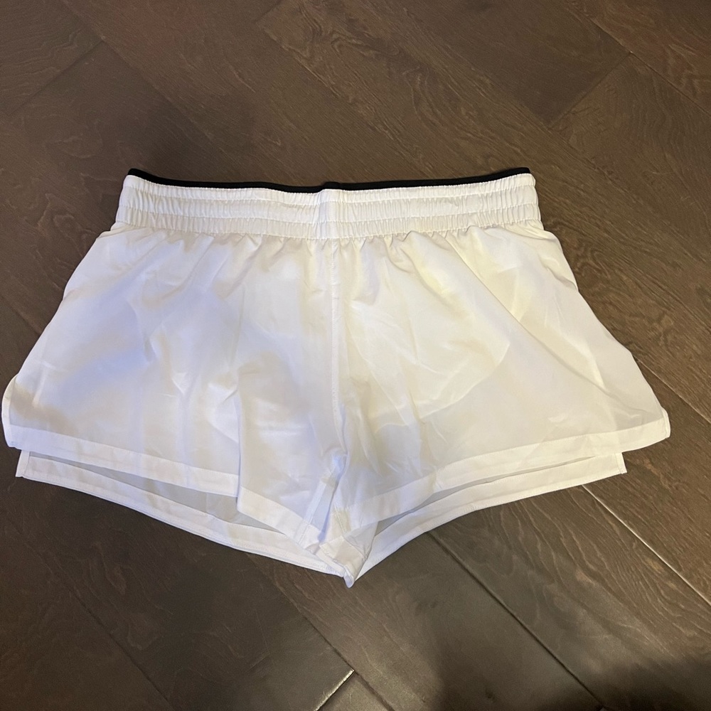 Fabletics white running shorts size: M